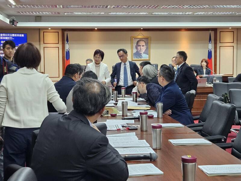 立法院交通委員會28日處理工程會與NCC預算,但經協調NCC只詢答、不處理預算相關提案。(Photo by 呂翔禾/台灣醒報)