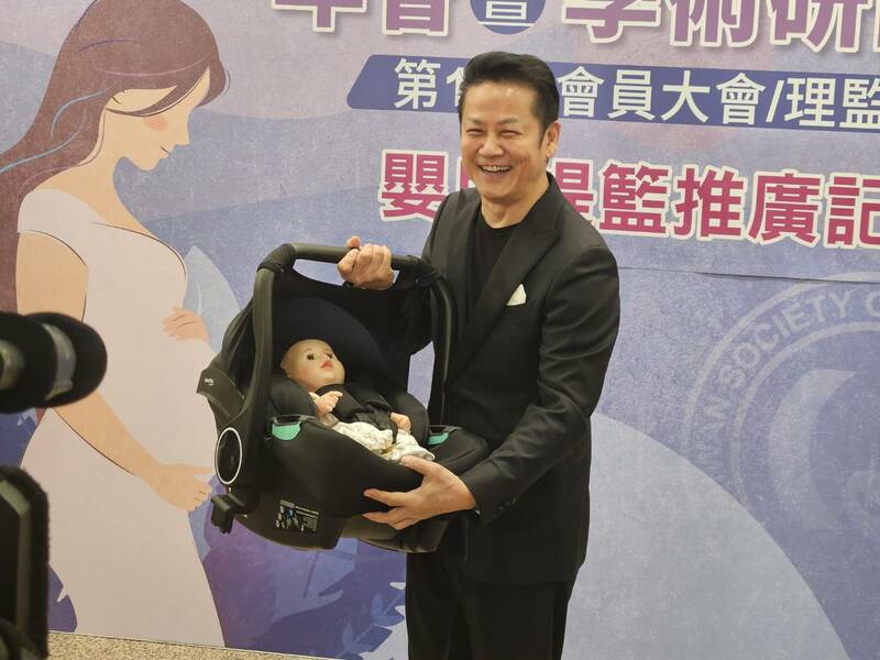 藝人徐乃麟1日與周產期醫學會合作,推廣產後嬰兒提籃的重要性。(Photo by 呂翔禾/台灣醒報)