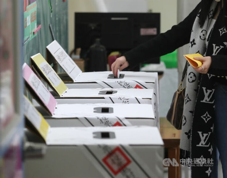 針對5日立法院將排審《選罷法》,學者陳俐甫列舉數項問題,並表示國民黨未經細緻討論而修法,反彈自然很大。(中央社)