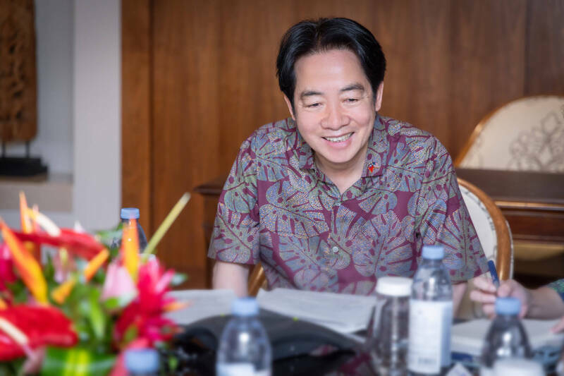 總統賴清德2日與前眾議院議長裴洛西等美國國會議員進行20分鐘通話。(總統府提供)