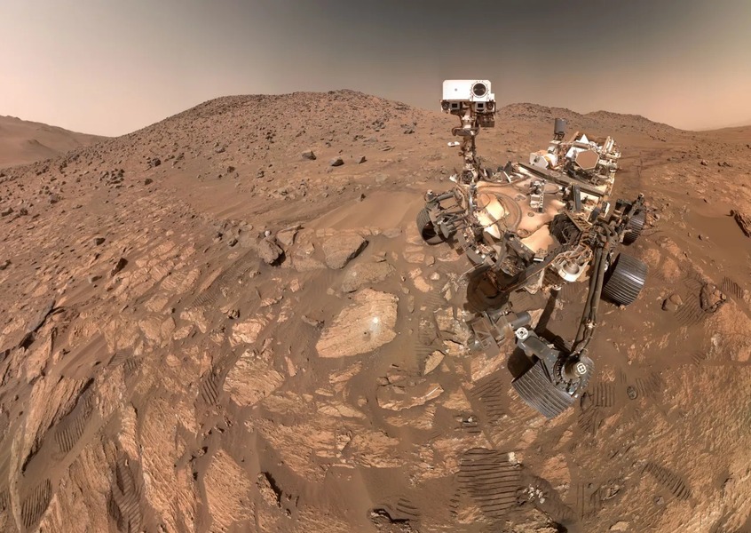 NASA近日積極思考如何將太空廢棄物回收,以建立可在月球永續經營的探索基地。(NASA FB)