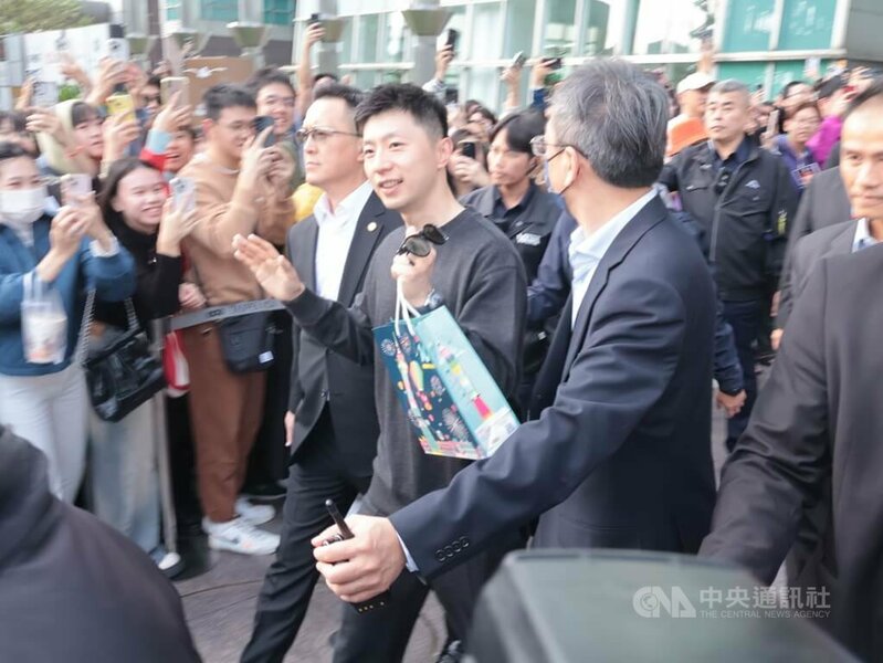 雙城論壇有條件舉辦、中生稱「中國台北」傷害國安,外界對於民進黨的兩岸交流政策感到疑惑。(中央社示意圖)