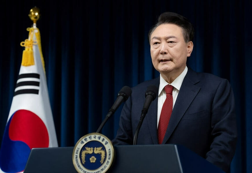 韓國總統尹錫悅透過電視演說,為宣布緊急戒嚴一事辯護。(中央社)