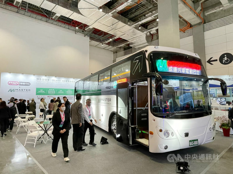 交通部8日表示,2030年有望達成市區公車電動化100%的目標。(中央社)