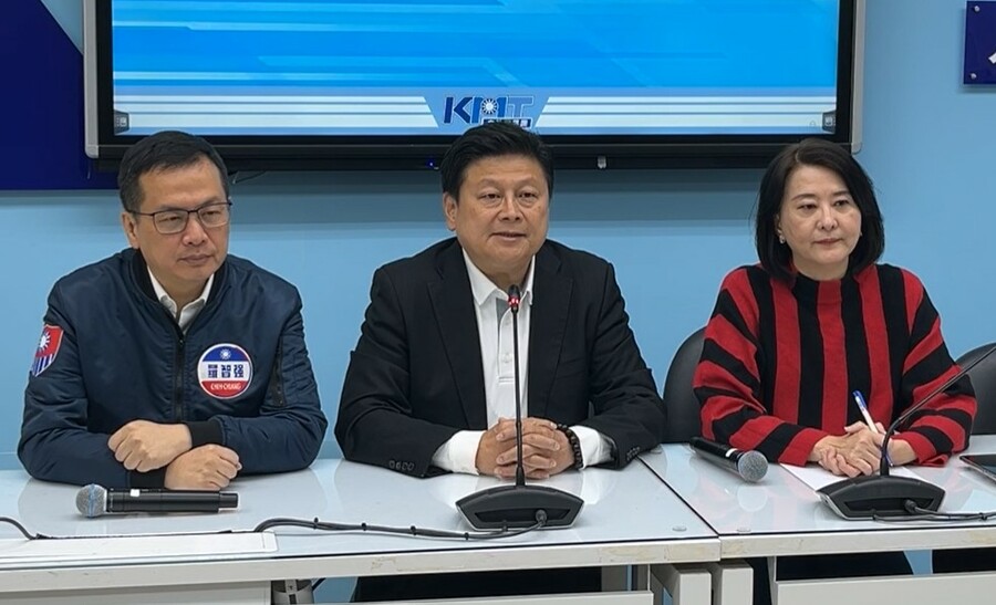 國民黨團幹部3日召開新春記者會,說明對覆議案態度與新會期優先關注面向。(直播截圖)