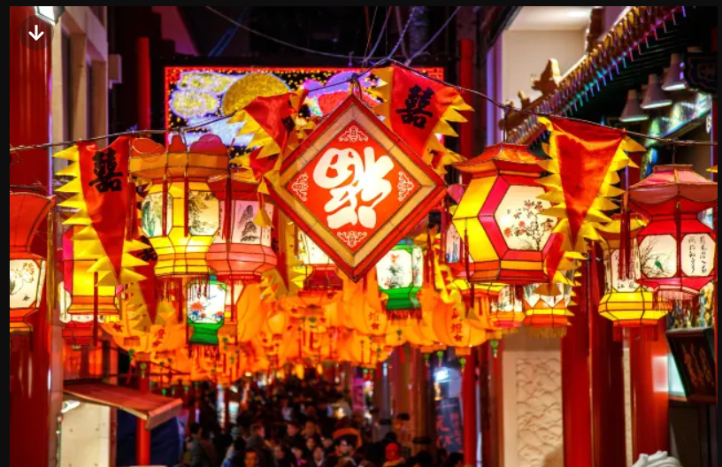 從明代開始,農曆年春節慶祝,是到正月十五日(即元宵節)後才正式結束。(網路截圖)