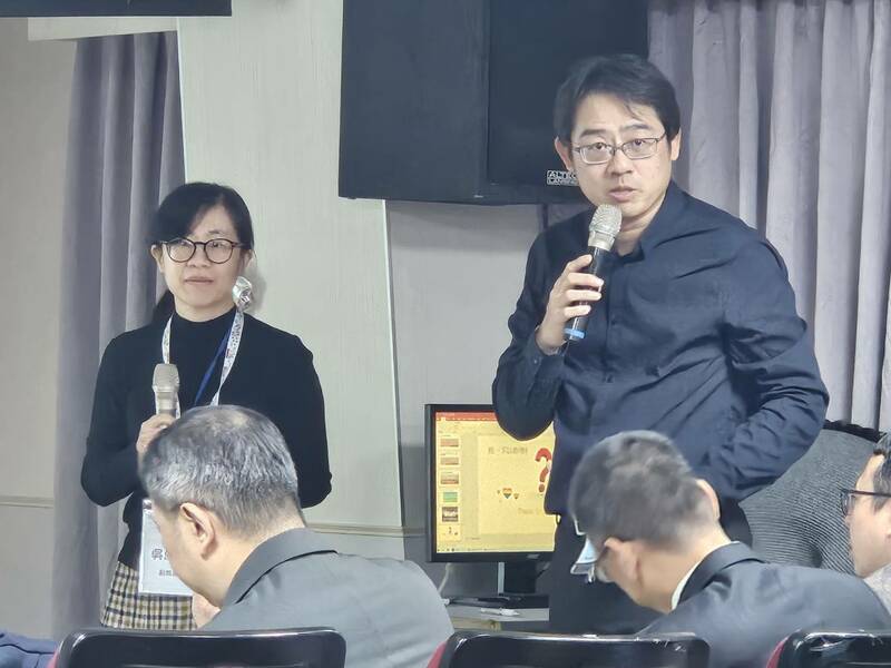 「兒童急重症檢測工具標研討會」上,醫師們分享兒童急重症的救治案例與檢驗方法。(Photo by 呂翔禾/台灣醒報)