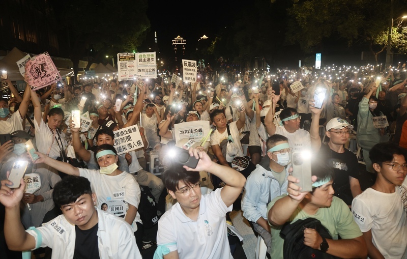 人民可以公開主張、大聲呼籲的意見是「民意」,過程中的無奈,也可說是「民隱」。(中央社)