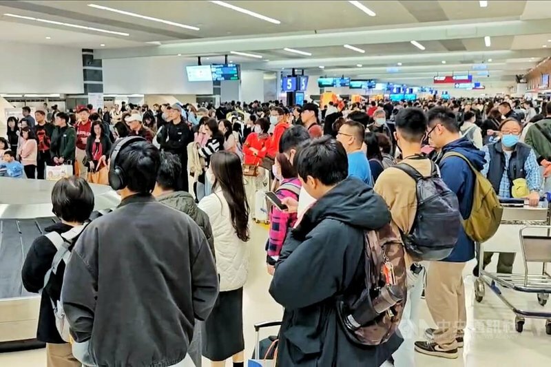 品保協會24日公布團費調整幅度,並提醒消費者前往泰國旅遊別搭來路不明的私家車。(中央社)