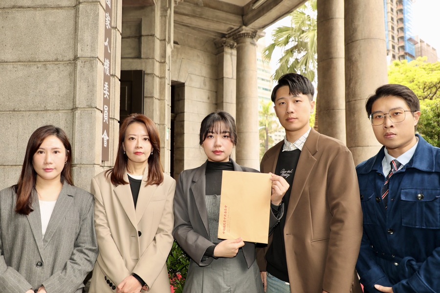 國民黨公職5日前往監察院,檢舉罷免團體疑似違法募集政治獻金,盼主管機關監察院調查。(國民黨提供)