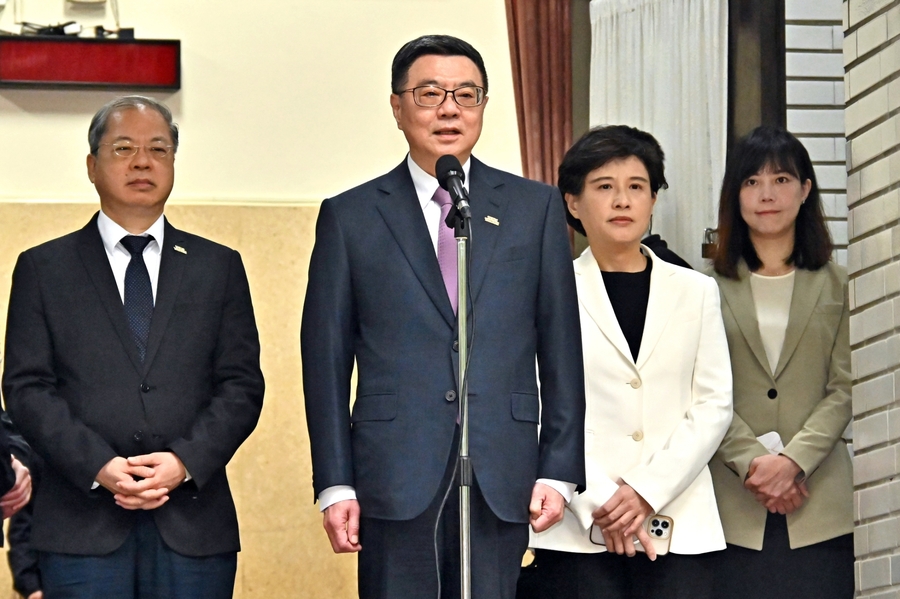 行政院長卓榮泰8日表示,沒有預定國安基金一定會進場,對美談判都有在進行,盼外界再等等。(行政院提供)