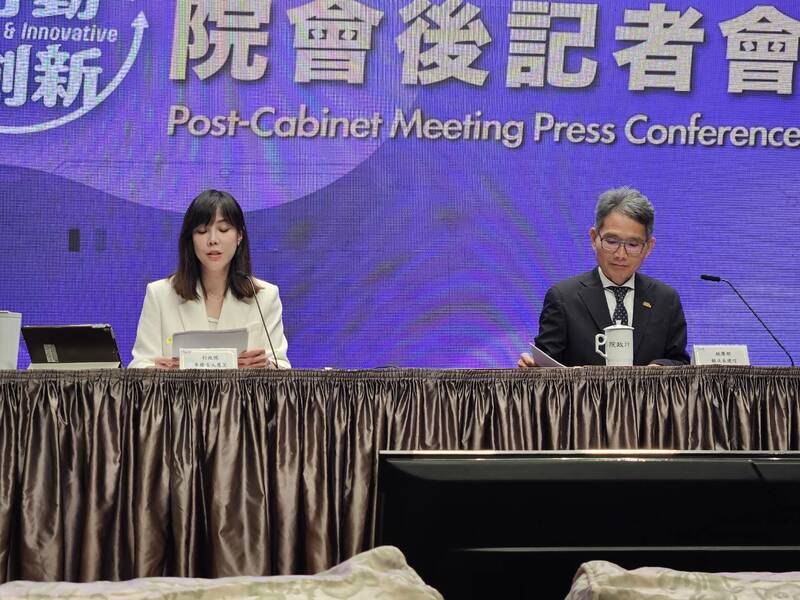 行政院10日宣布,將研議援助產業因應關稅戰的特別條例,還有延長報稅時間到6月底。(Photo by 呂翔禾/台灣醒報)