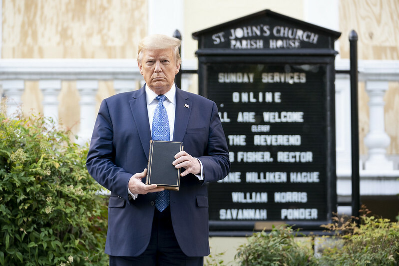 川普表示,在他任內將全力捍衛基督教信仰的自由。(Photo by Trump White House Archived on Flickr used under Creative Commons license)