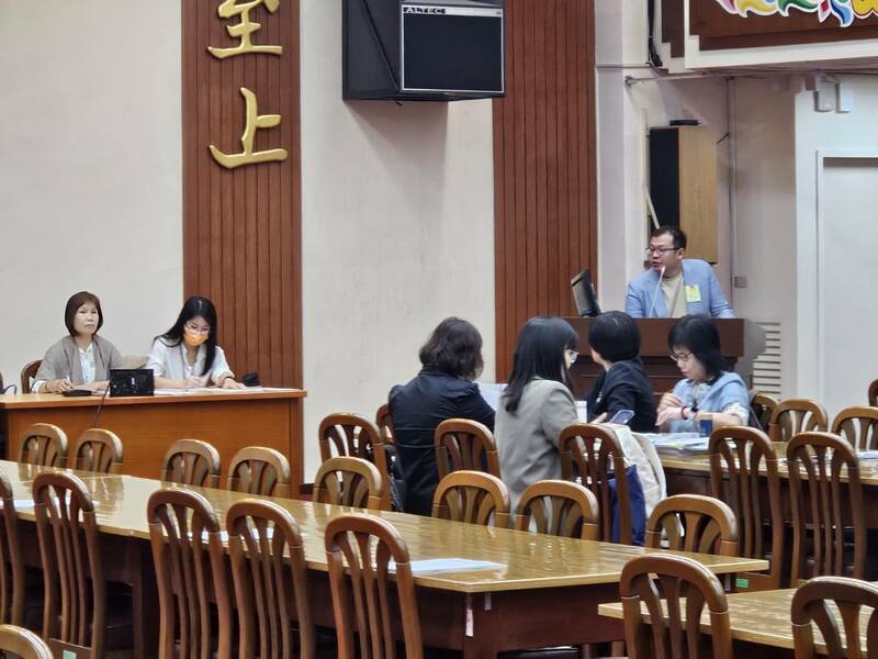 立法院租金公聽會上,學者與律師呼籲規範房東調漲房租時間、頻率與逐步推動實價登錄。(Photo by 呂翔禾/台灣醒報)