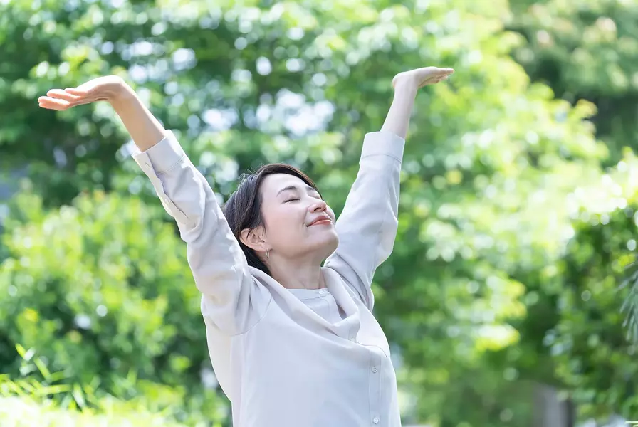 醫師提出「三長兩短有氧呼吸法」,能有效控制「復胖」,促進新陳代謝。(網路截圖)