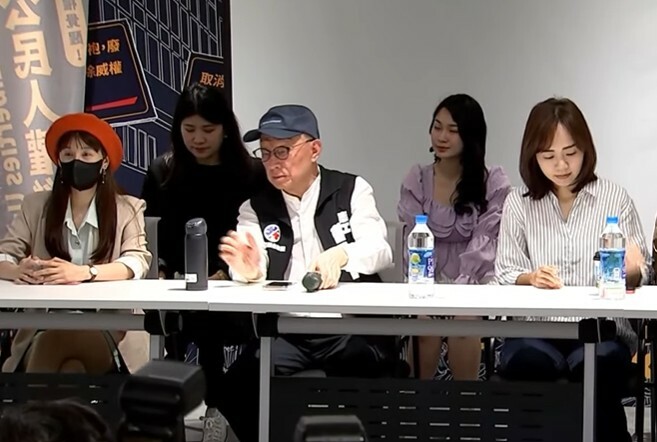 罷團5日宣布三階段宣傳將啟動,盼民眾罷免投票日投下同意罷免藍委票。(直播截圖)