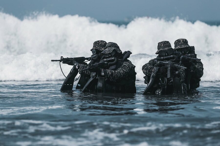 立法院10日通過軍人加薪方案,志願投入軍旅者每月新台幣3萬元加給。(國防部發言人臉書粉專)