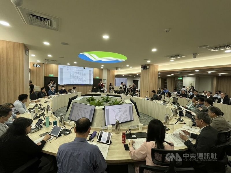 環境部10日宣布,將公開徵求第2屆環評委員。(中央社示意圖)