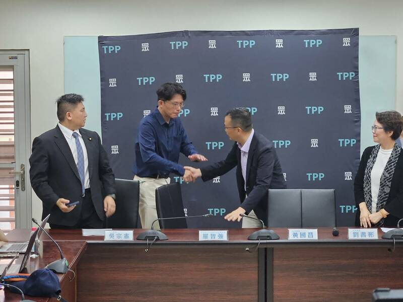 國民黨立委吳宗憲、羅智強與民眾黨立委黃國昌、劉書彬罕見聯合召開記者會,呼籲民進黨響應廢除監察院。(Photo by 呂翔禾/台灣醒報)