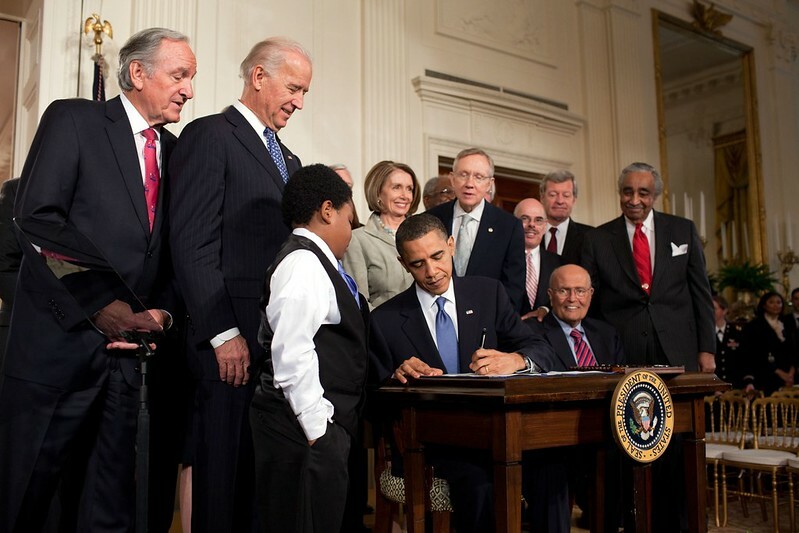 美國基督徒選民普遍認為,民主黨對信仰族群較易持敵對態度。(Photo by Nancy Pelosi on Flickr used under Creative Commons license)