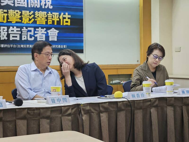 在民間版關稅政策評估會議上,藍白立委提醒政府注意匯率影響,還有讓國會瞭解談判概況。(Photo by 呂翔禾/台灣醒報)