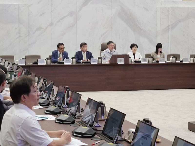 行政院長卓榮泰22日下午緊急召開記者會,要求各部會擴大追查非洲豬瘟案例。(Photo by 呂翔禾/台灣醒報)