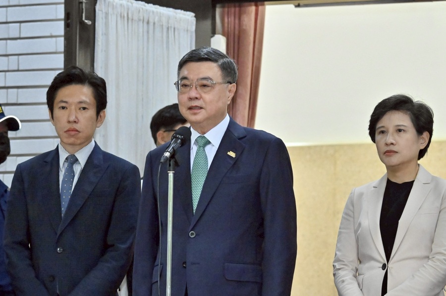 行政院長卓榮泰針對豬瘟防疫,仍持續表示要中央與地方一起合作。(行政院提供)